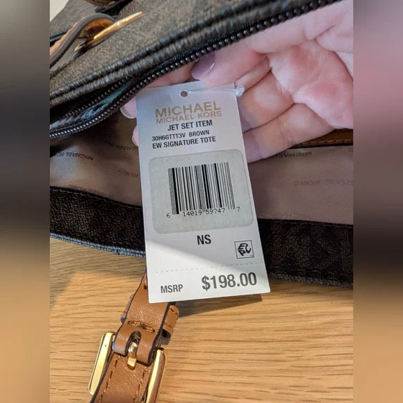 NWT Michael Kors Jet Set Tote - Picture 2 of 12